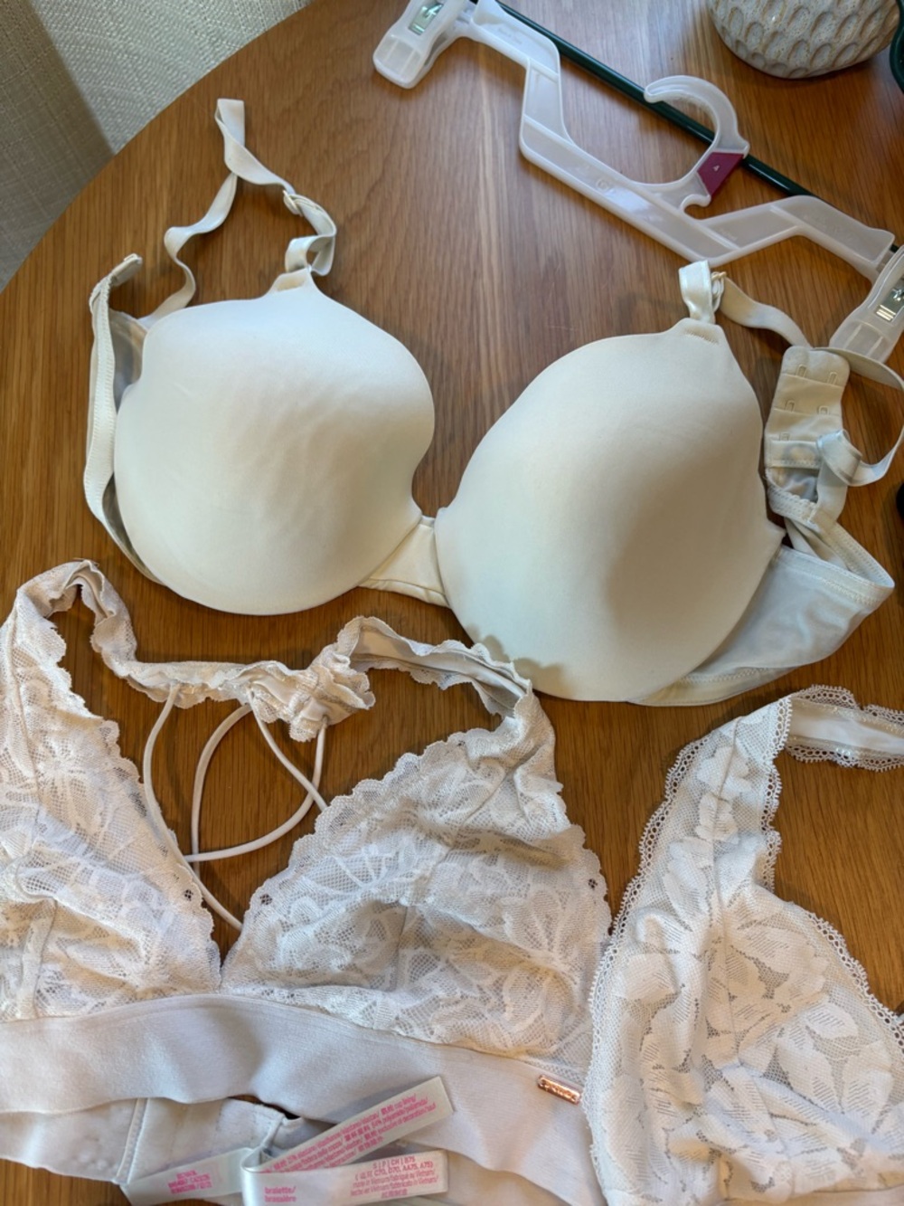 Bra Bundle (mostly Victoria Secret) - Picture 6 of 9